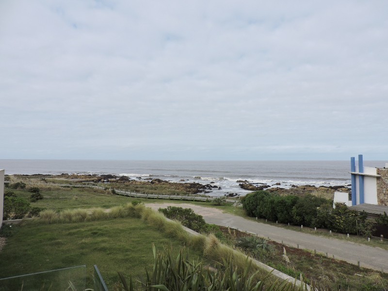 Departamento en alquiler y venta frente al mar